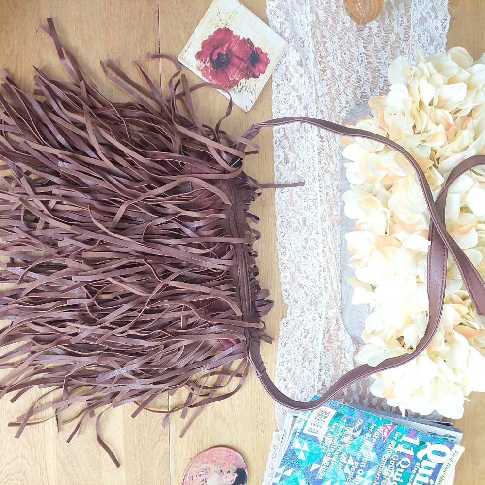 Fringe hobo bag brown